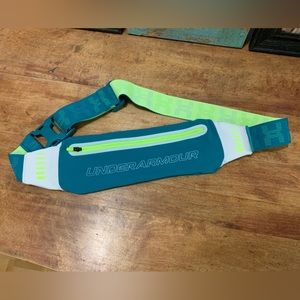 NWOT Under Armour running belt